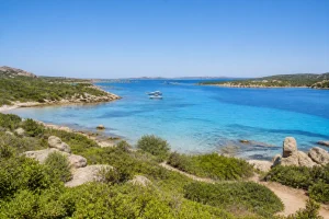 Spiaggia di Giardinelli a La Maddalena (Sardegna)